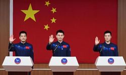 Çin'in Shenzhou-18 görevinin astronotları basınla buluştu