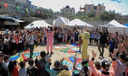 Gazze Şeridi'nde gönüllüler çocuklar için etkinlikler düzenledi