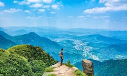 Doğu Çin'deki dağ açık hava tutkunlarının ve gençlerin ilgisini çekiyor