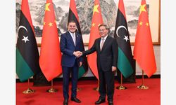 Çin Başbakanı Li, Libyalı mevkidaşı Dibeybe ile görüştü