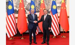 Çin Başbakanı Li Qiang, Malezya Başbakan Yardımcısı Ahmed Zahid Hamidi ile görüştü
