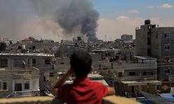 İsrail, Gazze'de ateşkes görüşmelerine rağmen Refah'a hava saldırısı düzenledi