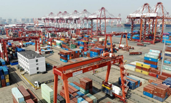 Çin'in dış ticareti ilk dört ayda yüzde 5,7 arttı
