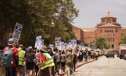 Kaliforniya Üniversitesi akademisyenleri üniversitenin Filistin tutumunu protesto etti