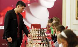 Bükreş'te başlayan Grand Chess Tour 2024 satranç ustalarını bir araya getirdi