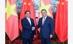 Çin Başbakanı Li, Vietnamlı mevkidaşıyla görüştü