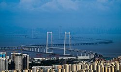 Çin'deki mega deniz geçidi trafiğe açıldı