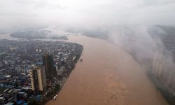 Çin'in Rongjiang Nehri alarm seviyesini geçti
