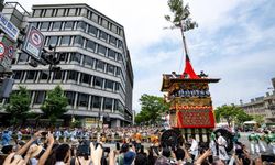 Japonya'da geleneksel Gion Festivali kutlamaları renkli görüntülere sahne oldu