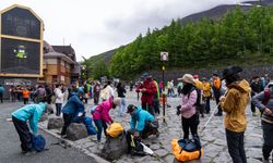 Japonya'daki Fuji Dağı'nda tırmanış sezonu açıldı