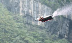 Çin'in Tianmen Dağı'nda Wingsuit Uçuşları Dünya Şampiyonası düzenlendi