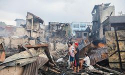 Filipinler'in başkenti Manila'da çıkan yangında çok sayıda ev küle döndü