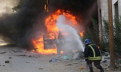 Batı Şeria'nın Tulkarim kentinde İsrail saldırıları sonucu yangın çıktı