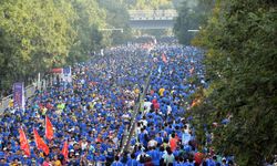 Çin'deki 2024 Zhengzhou Maratonu'na yoğun katılım