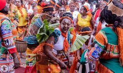 Kamerun'da düzenlenen Güney Batı Kültür Festivali renkli görüntülere sahne oldu