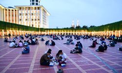 Endonezya'daki İstiklal Camii'nde toplu iftar düzenlendi