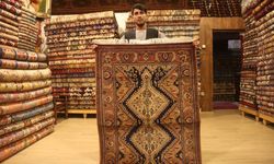 El dokuması halılar Afganistan için önemli bir gelir kaynağını oluşturuyor
