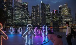 Singapur'da düzenlenecek ışık gösterisinin ön gösterimi yoğun ilgi gördü