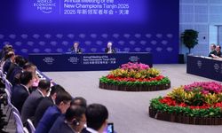 Çin Başbakanı Li, 2025 Yaz Davos Forumu'nda iş dünyası temsilcileriyle bir araya geldi