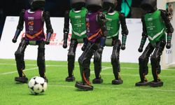 Çin'in başkenti Beijing'de yapay zeka destekli robot futbol turnuvası düzenlendi