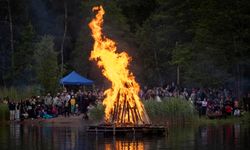 Finlandiya'da Yaz Gündönümü Festivali renkli görüntülere sahne oldu