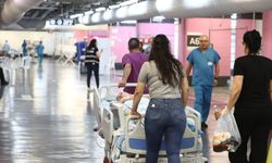 İsrail'in Hayfa kentinde hastalar yeraltı servislerine nakledildi