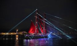 Rusya'nın St. Petersburg kentinde Kızıl Yelkenler festivali kutlandı