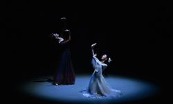 7. Çin Xinjiang Uluslararası Dans Festivali renkli performanslarla başladı