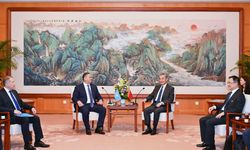 Çin Dışişleri Bakanı Wang, Kazak mevkidaşı ile görüştü