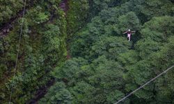 Çin'in Guizhou eyaleti, dağ turizminde ziyaretçilere macera dolu deneyim sunuyor