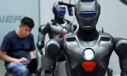Çin'in Shenzhen kentinde dünyanın ilk 6S robot mağazası açıldı