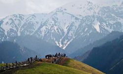 Çin'in Xinjiang bölgesinde yaklaşık 1000 kilometrelik 6 ayrı turistik otoyol faaliyete geçti