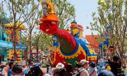 Çin'de faaliyete geçen LEGOLAND Shanghai Eğlence Merkezi renkli etkinliklerle ziyaretçilerin ilgisini topladı