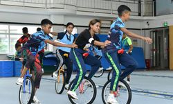 Çin'de akrobasi sanatının kalbi olarak bilinen Wuqiao ilçesi dünya çapından kursiyerlere kapı açıyor