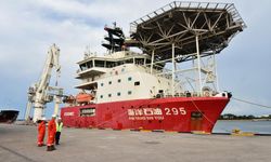 Çin'in "HYSY 295" kanal açma gemisi Brunei'deki ilk deniz görevine başladı