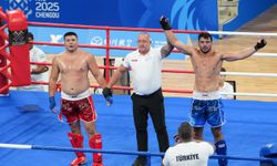 Türk milli sporcu Emin Özer, 2025 Dünya Oyunları'nda kick boks erkekler yarı final mücadelesini kazandı