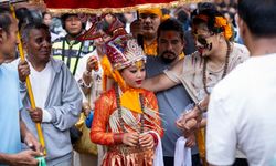 Geleneksel Nepal İnek Festivali'nde bu yıl da renkli görüntüler oluştu