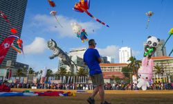 Sri Lanka'da düzenlenen Kolombo Uluslararası Uçurtma Festivali renkli görüntülere sahne oldu