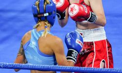 Türk milli sporcu Feyzanur Azizoğlu, 2025 Dünya Oyunları kick boks yarı finalinde ringe çıktı