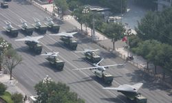 Çin, askeri geçit töreninde insansız hava ve deniz savaş sistemlerini sergiledi