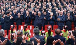 Çin Cumhurbaşkanı Xi, Xinjiang Uygur Özerk Bölgesi'nin 70. kuruluş yıldönümü galasına katıldı