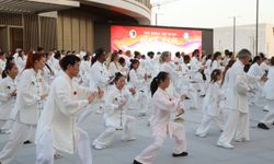 Çin Halk Cumhuriyeti'nin kuruluşunun 76. yıldönümü Dubai'de Taichi gösterisiyle kutlandı