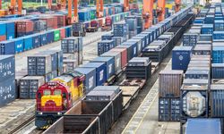 Çin'de Chengdu ve Chongqing'den kalkan Çin-Avrupa yük trenleri ilk 7 ayda 3.400'ün üzerinde sefer yaptı