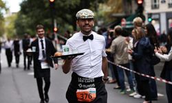Fransa'nın başkenti Paris'te düzenlenen "kafeler yarışı" garsonların hırslı mücadelesine sahne oldu