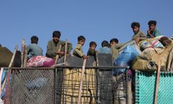 Son 1 hafta içerisinde 100.000'den fazla Afgan mülteci ülkelerine geri döndü