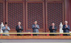 Xi ve yabancı liderler, Çin'in Zafer Günü geçit töreni için Tian'anmen Meydanı'nda