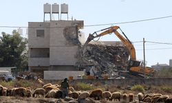 Batı Şeria'daki el-Funduq köyünde İsrail, Filistinlilere ait evleri yıkıyor