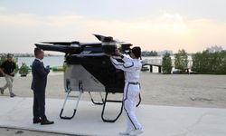 Çinli şirketin geliştirdiği uçan otomobil, Dubai'de tanıtım uçuşu yaptı