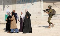 Batı Şeria'daki Filistinliler, Nur Şems Mülteci Kampı'ndaki evlerine dönmek için protesto düzenledi