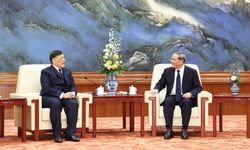 Çin Başbakanı Li, Tayland Kralı ile görüştü